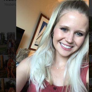 Meet your Posher, Leah